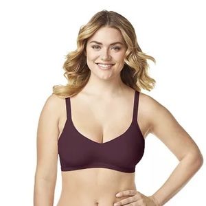 NWOT Warner’s wire free seamless bra